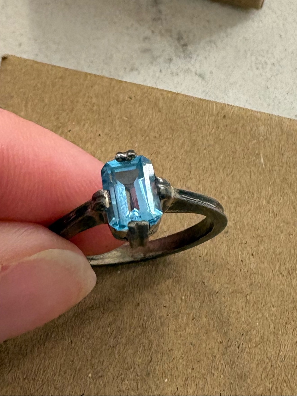 Sterling Silver Vintage Blue Stone Solitaire Ring - Elegant Women's Jewelry